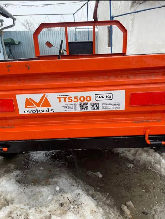 Motocultor cu remorcă