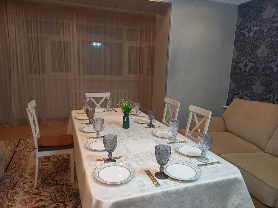 Стол для кухни, гостинной