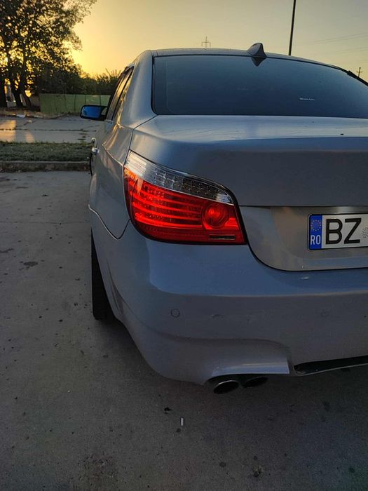 BMW Seria 5 520i (2.2 benzină)