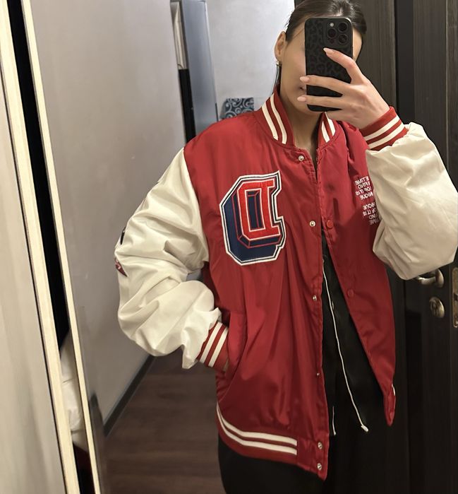 Продам бомбер в идеале, размер подходит s,m,l