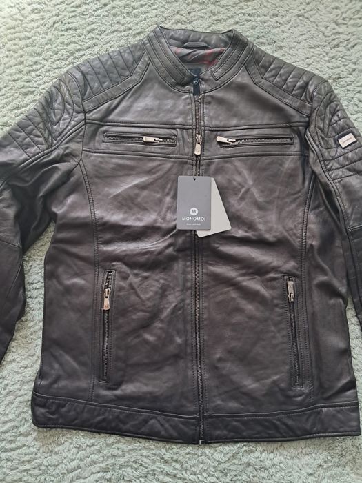 Gecii de piele diferite modele și culori.