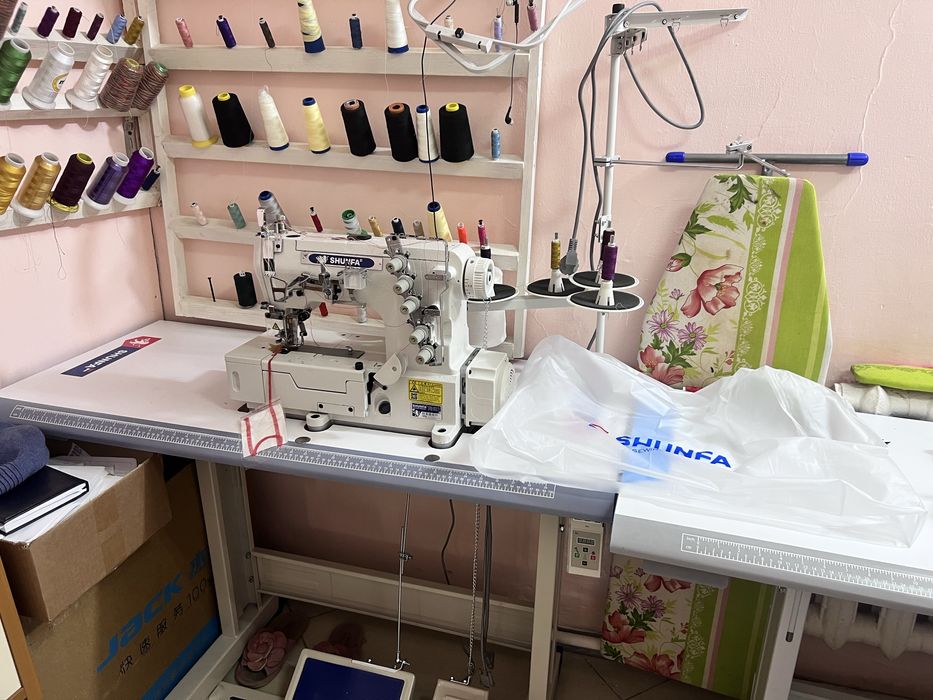 Продам швейный машинка  распошовалка