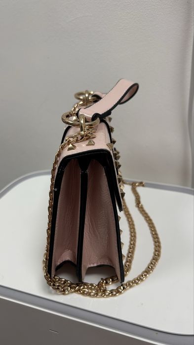 Дамска чанта - цвят бледо розов