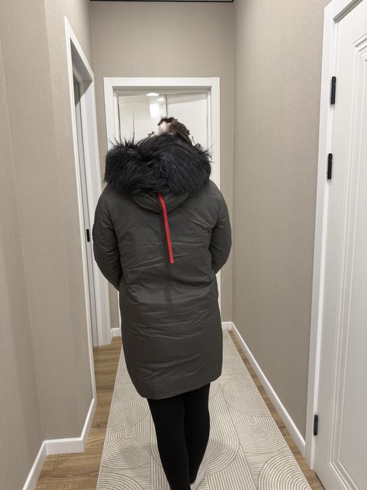 Пуховик зимний с капюшоном