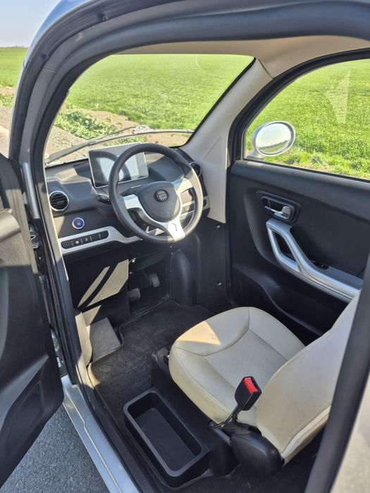 Vând mașinuța electrica Elbons 4ECO