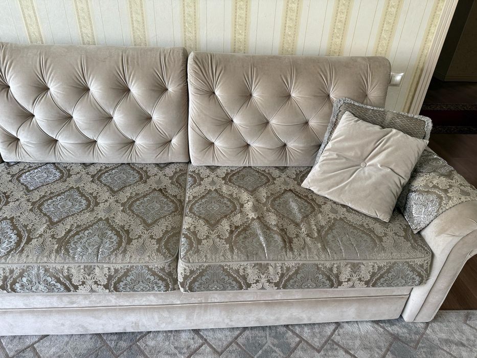 Продам хороший диван Apriori