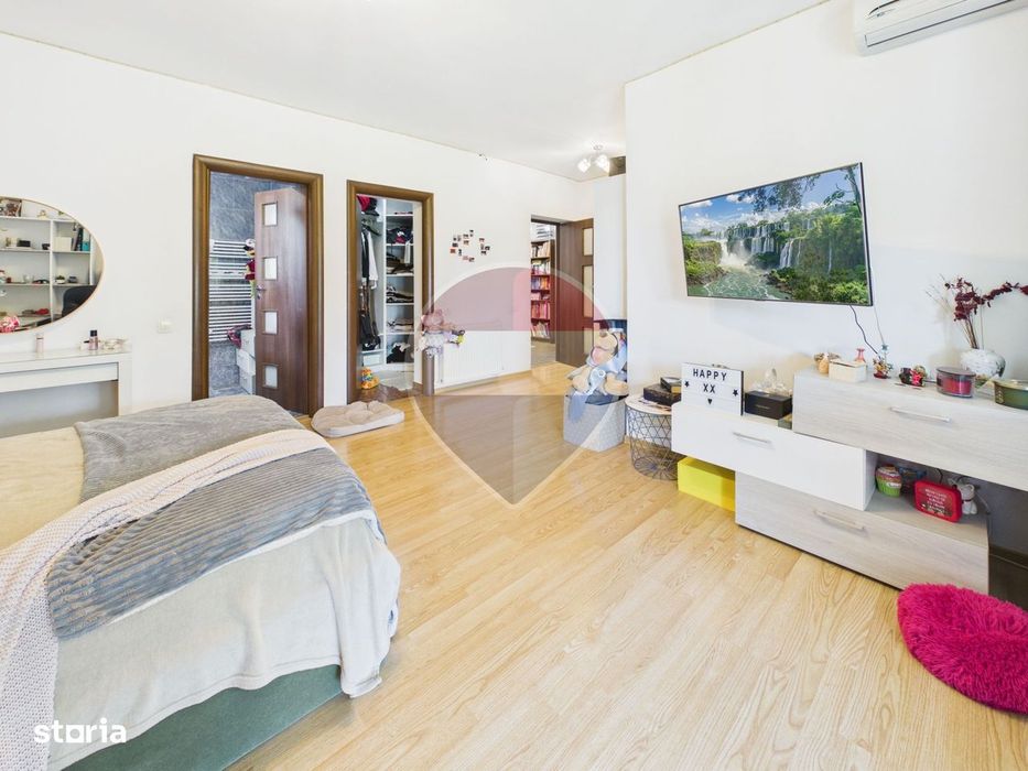 Vilă 10 camere + spațiu comercial | teren 1.300 mp | Otopeni 23 August