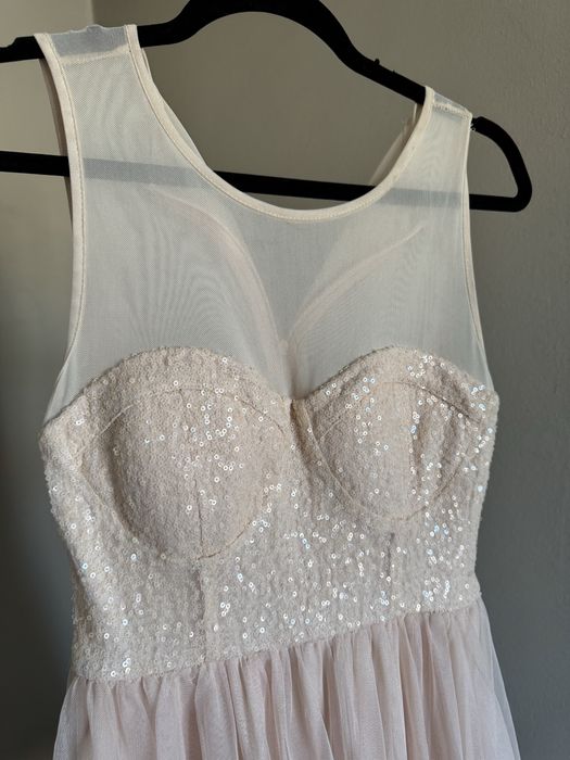 Официална рокляя