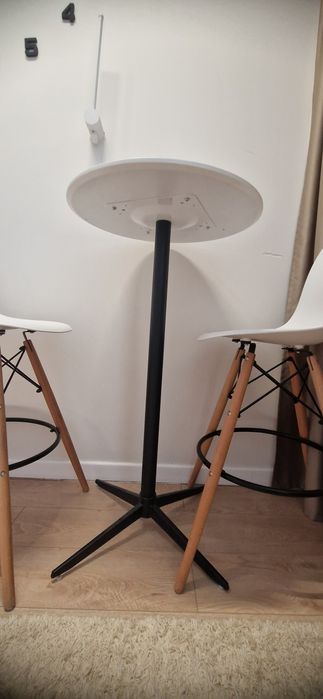 Барный стол и 2 барные стулья