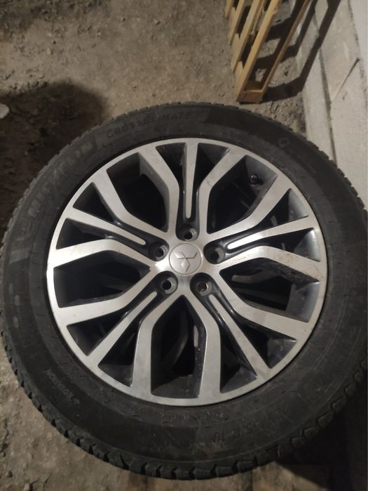 Джанти Mitsubishi с всесезонни гуми Michelin CrossClimate 2 225/55/R18