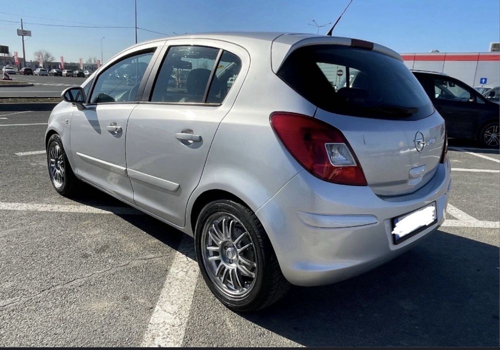 Vând opel corsa 1.4 automat