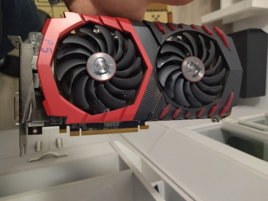 Placa video Radeon RX 470 4 GB DDR5 defecta