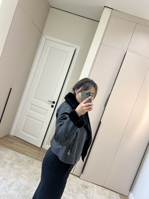 Продам легкую дубленку