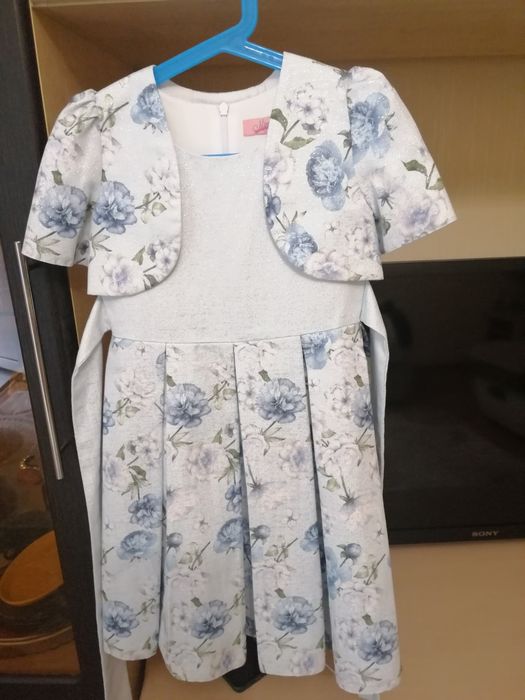 Платье нарядное на девочку