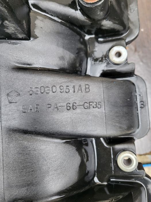 Всмукателния колектор за Гранд  Чероки 4.7 V8