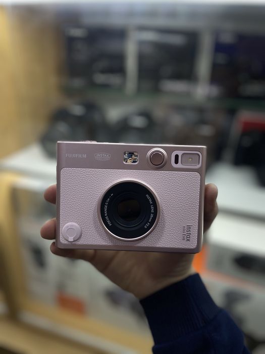 Instax mini evo.