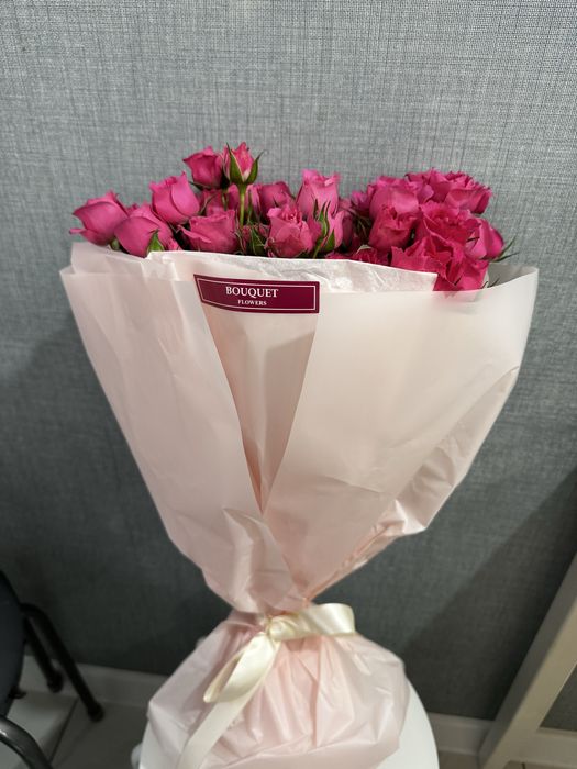 Кустарные розы свежие