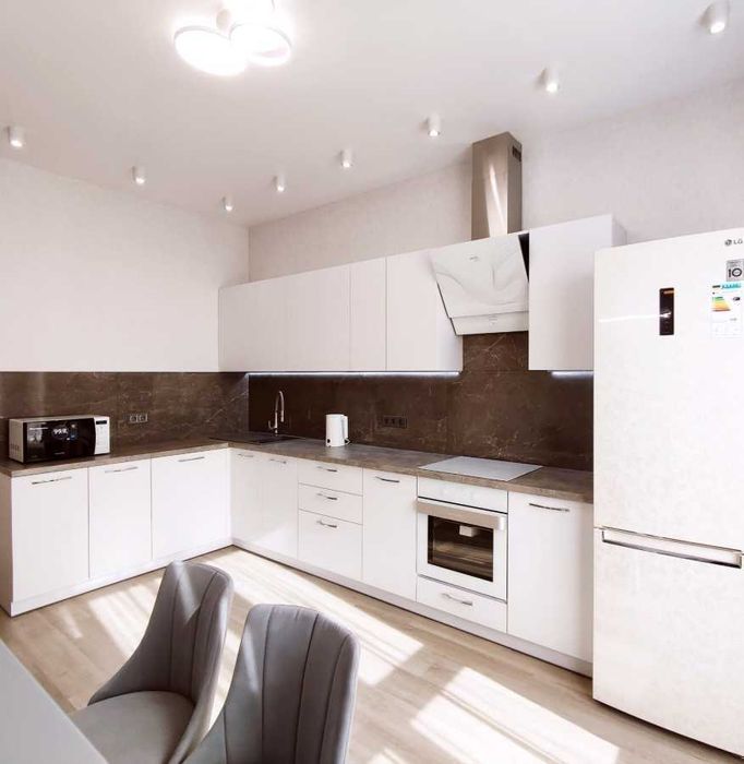 Двустаен имот в кв.Оборище