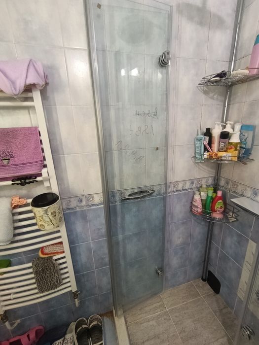 Душ Кабина         .