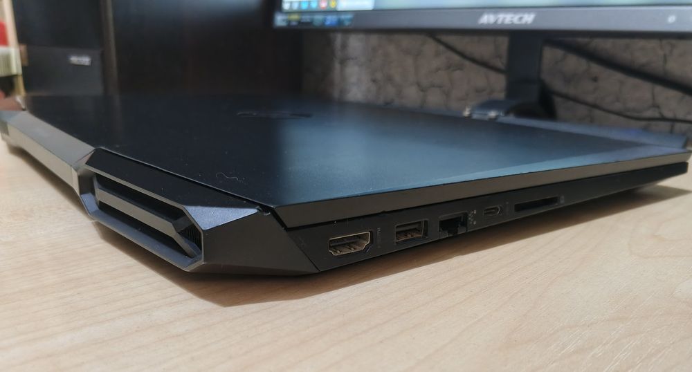 HP 15,6" FHD/CORE i7-9750H/ 16GB DDR4/256GB+1TB/ GTX 1660 Ti 6GB GDDR6