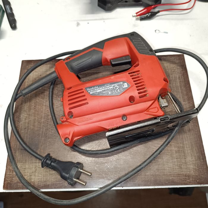 Прободен трион Makita M4301