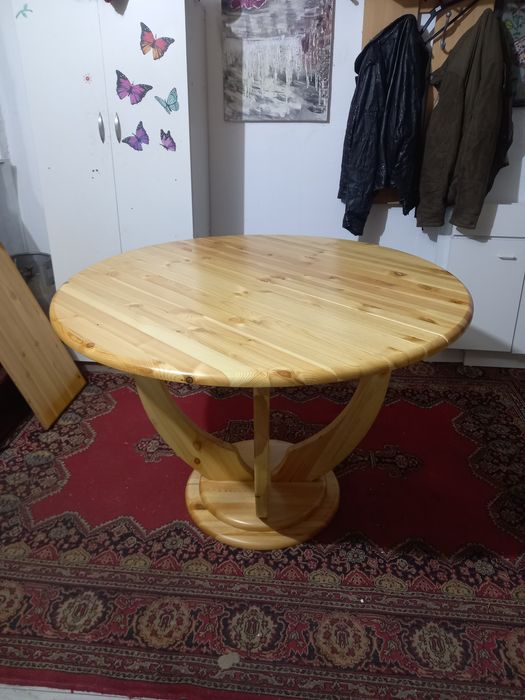 Masa extensibila noua 500 lei model deosebit
