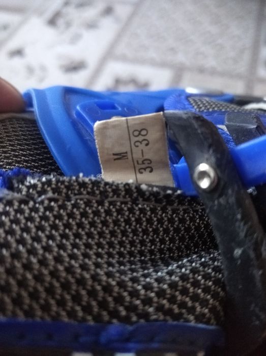 Роликовые коньки