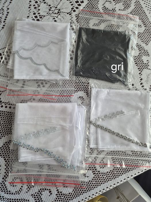 Baticuri cu pietricele deosebite