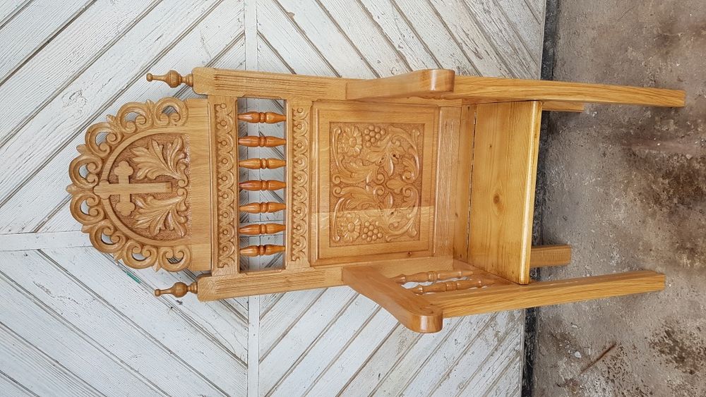 Strana Enoriași Credinciosi Scaune