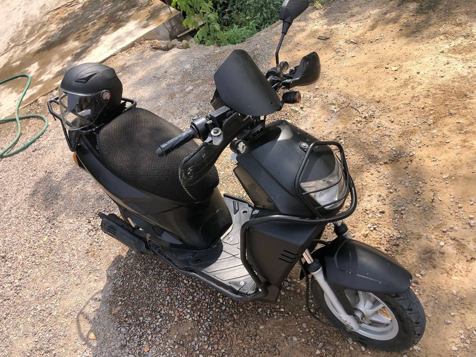 Skuter sotiladi 150 kub