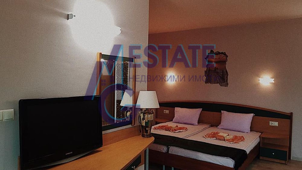 Продава целогодишно работещ Хотел в центъра на  кк.Слънчев Бряг