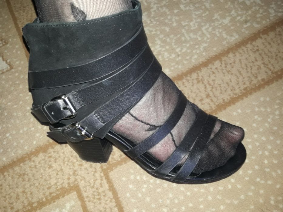 Продам       босоножки     черные 37 р.р.