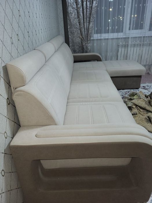 Угловой диван в отличном состоянии