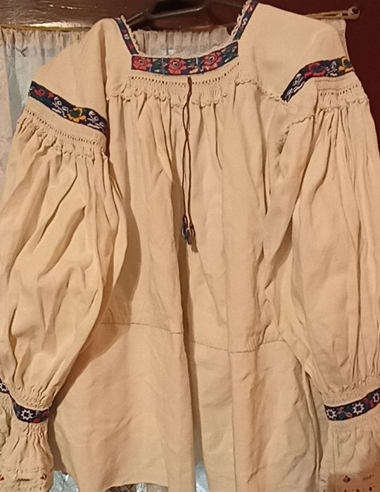 Cămesi tradiționale femei