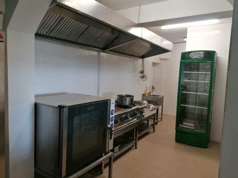 Restaurant / Autoservire de inchiriat langa plaja, Eforie Nord, dotat