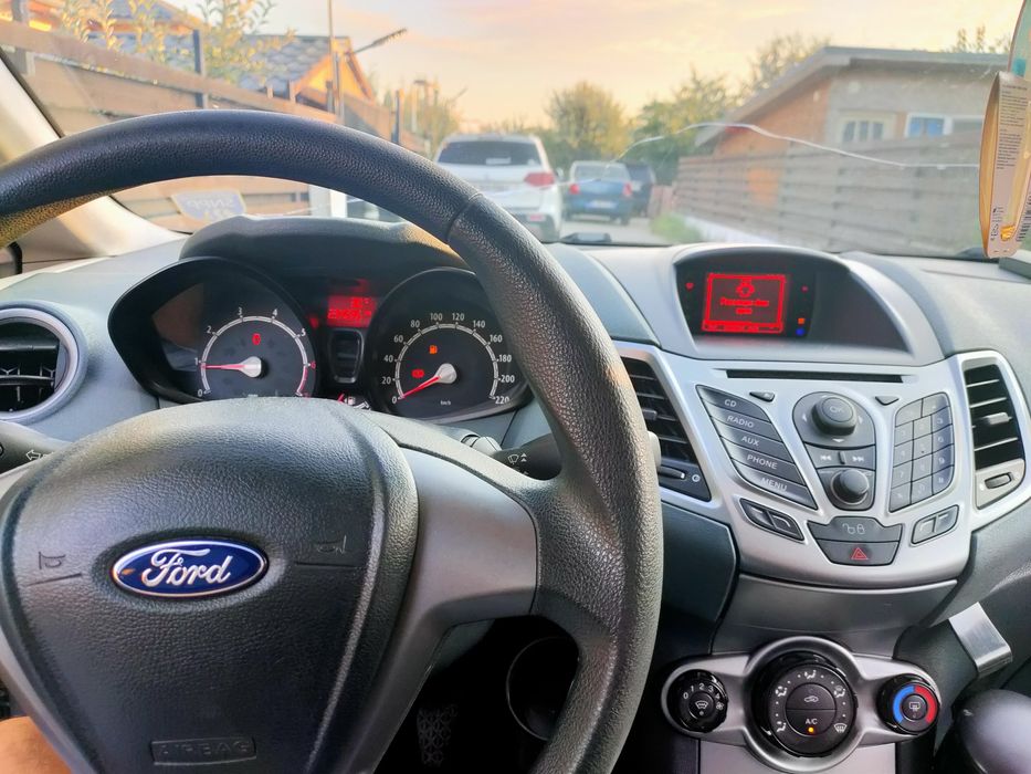Ford fiesta 1.2 16v 82cp 2010