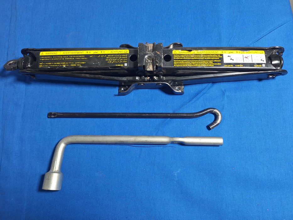 CRIC AUTO OEM Opel Signum Vectra Saab 9-3 Zafira Astra