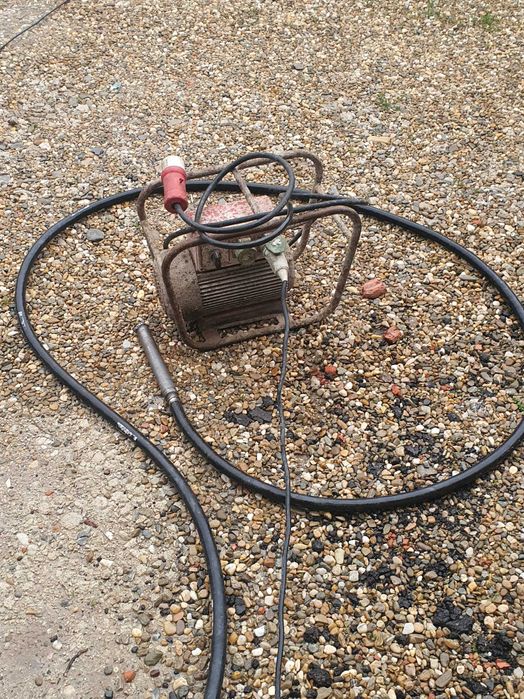Vibratoare beton diverse puteri 1,5,/2,2 kw si lance vand/inchiriez