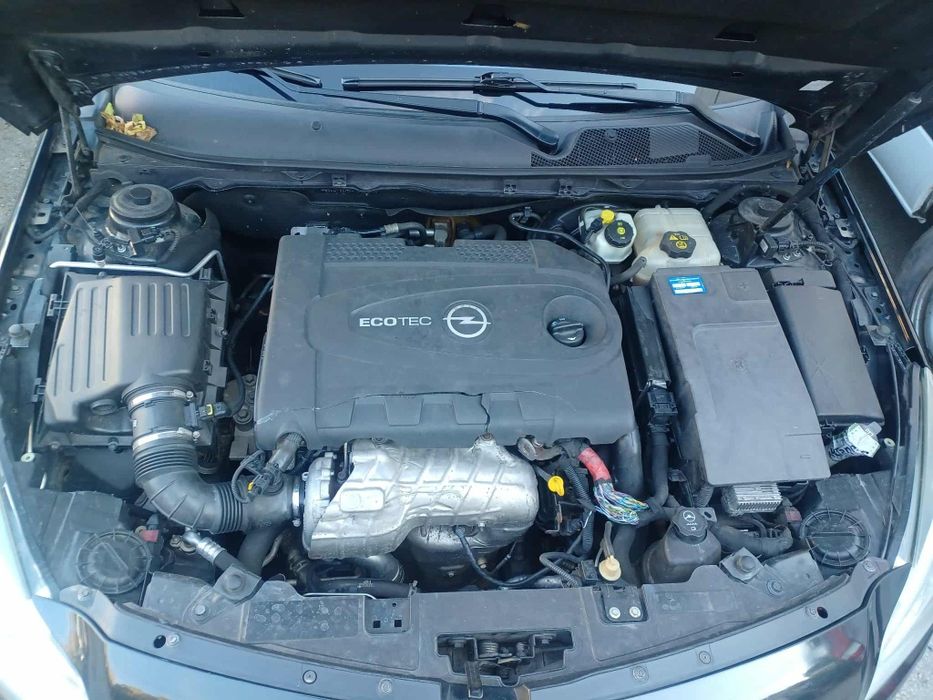 Продавам Opel insignia