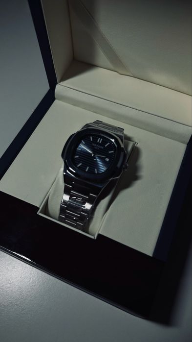 часы Patek Philippe Nautilus