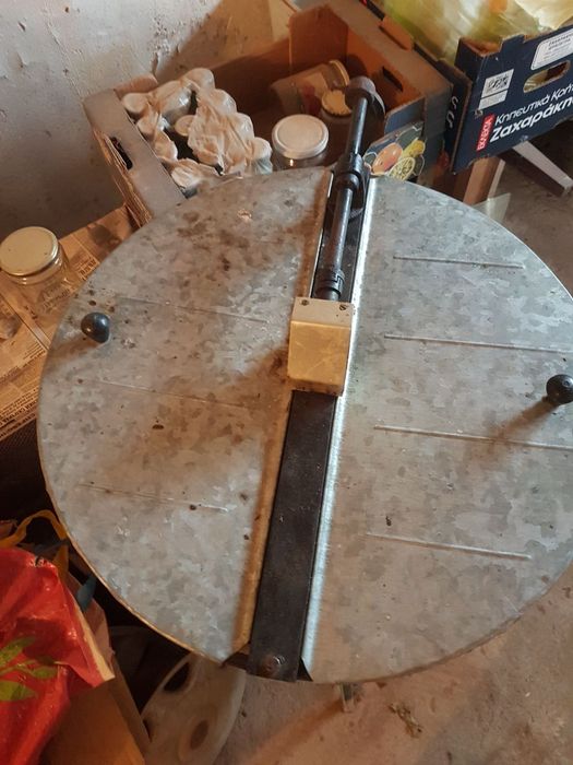 Центрофуга за мед