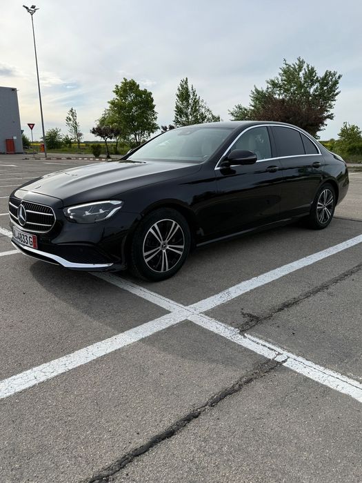 Mercedes-Benz E Mercedes-Benz E220d Facelift (W213) – Panoramic, Burmester, 360°, Full