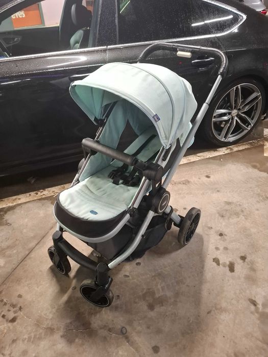 Carucior copii 3 in 1 Chicco potrivit de la 0 luni+ pliat compact