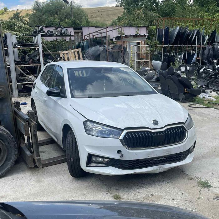 Skoda Fabia колата е на части