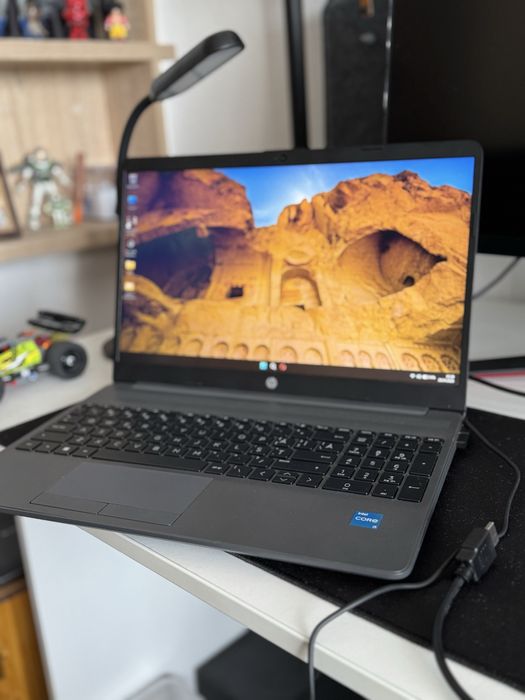 Laptop Hp i3 Gen 11  4,10 Ghz/ Schimb cu unitate PC