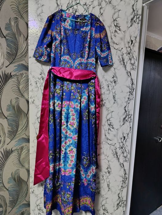 Нарядное платье 38-40 р