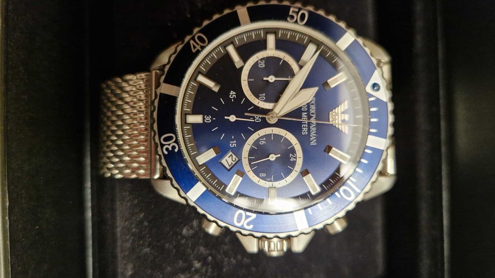 Продавам ръчен часовник "Emporio Armani "