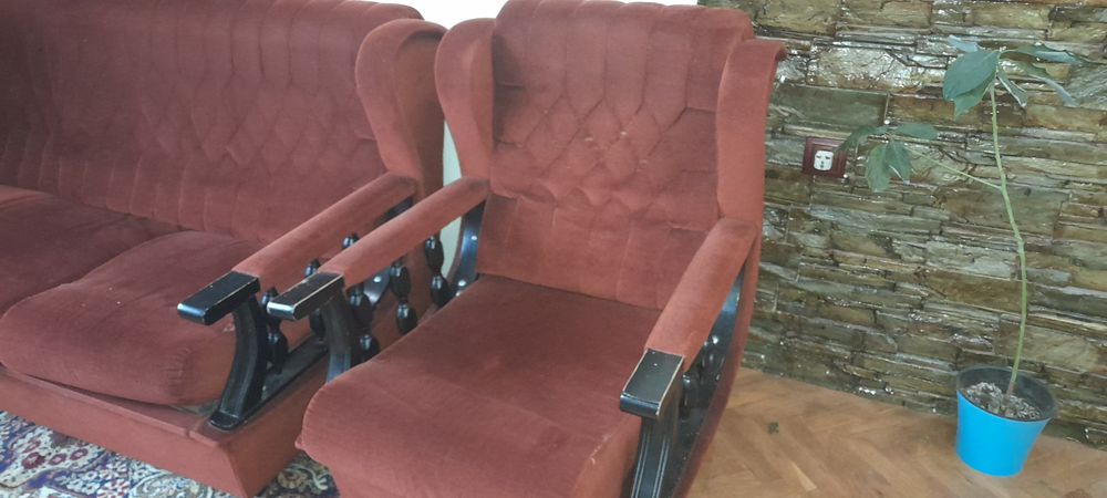 Два еднакви фотьойла