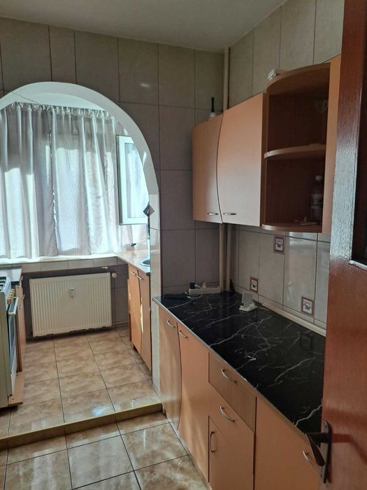 inchiriez apartament 3 camere - mobilat si disponbil imediat