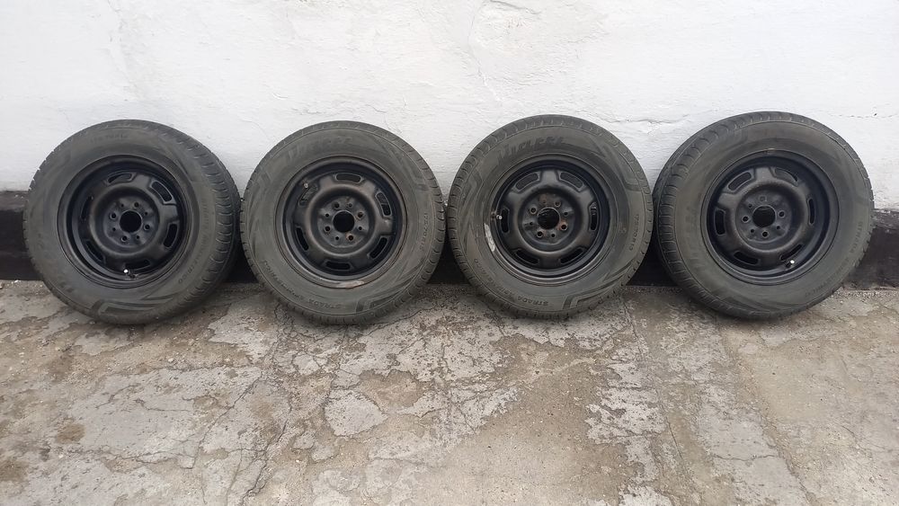 Продам резину на 13